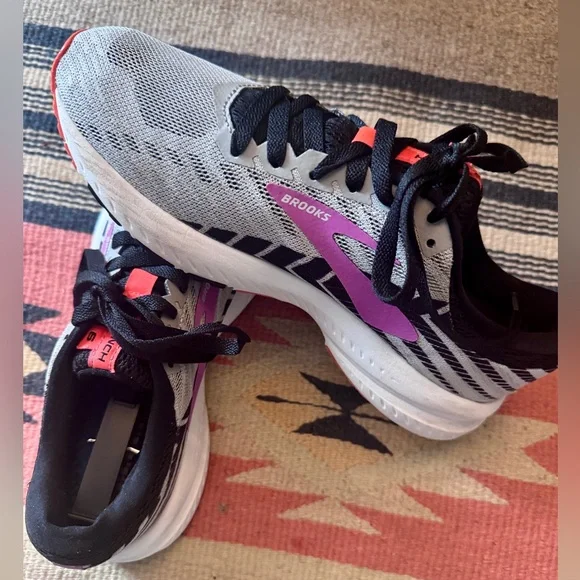 Brooks “LAUNCH 6”Gray Athletic Shoes with Orange and Purple Highlights Sz 7.5 - Picture 2 of 12